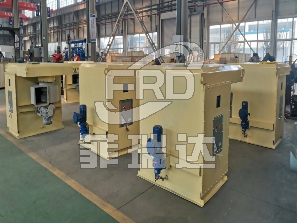 扁布袋單機(jī)袋式除塵器 扁布袋單機(jī)袋式除塵器